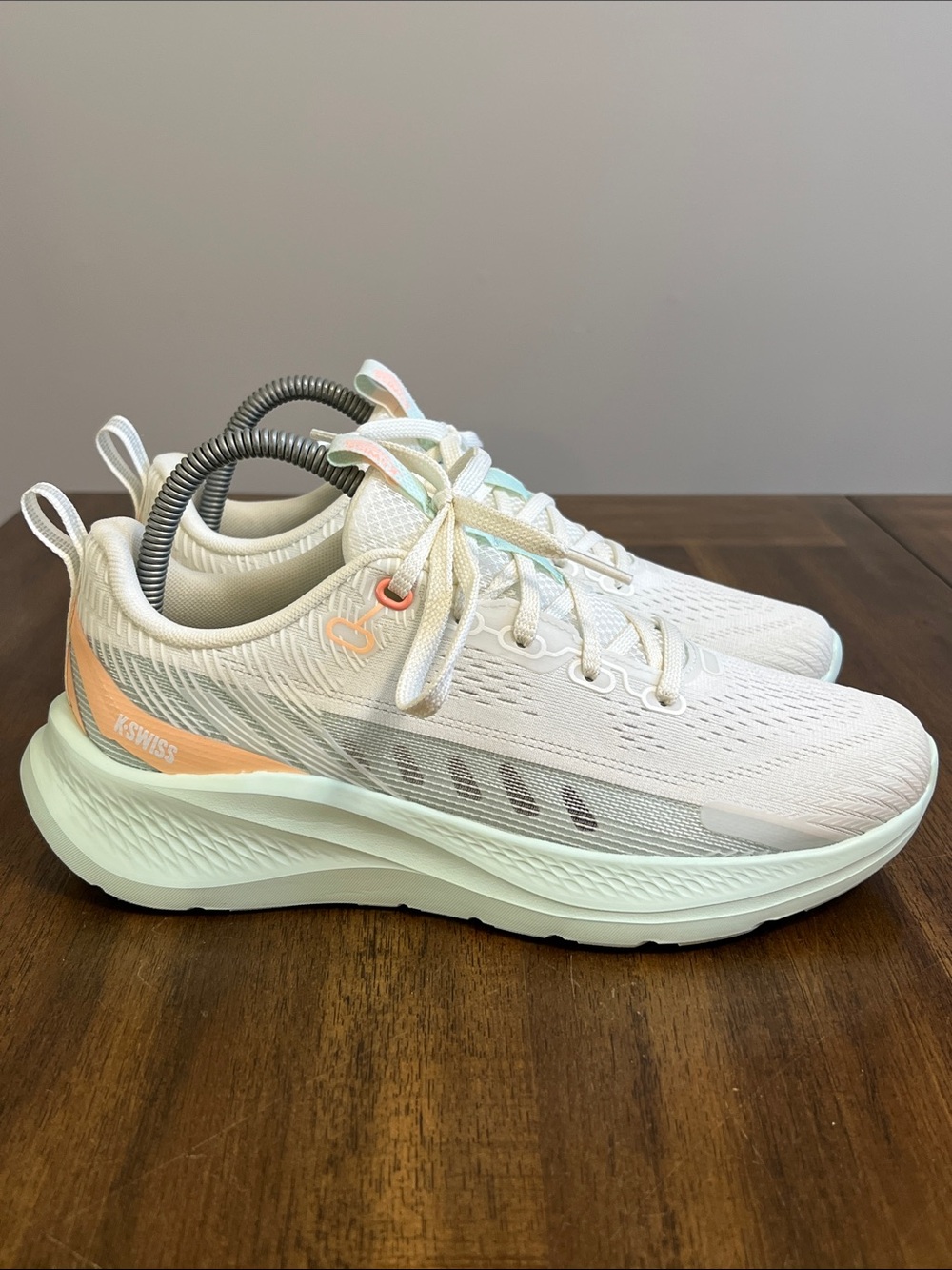 K-Swiss Helio Trainer White & Mint Athletic Running Shoes Women’s Size 8
